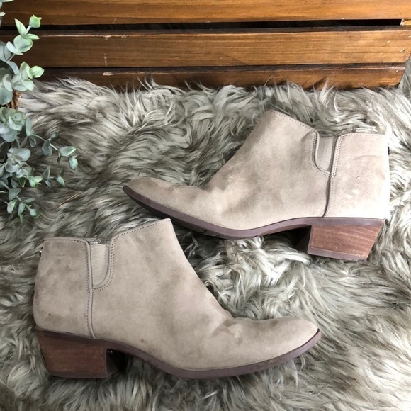 𝅺CIRCUS by Sam Edelman Booties - Picture 1 of 8